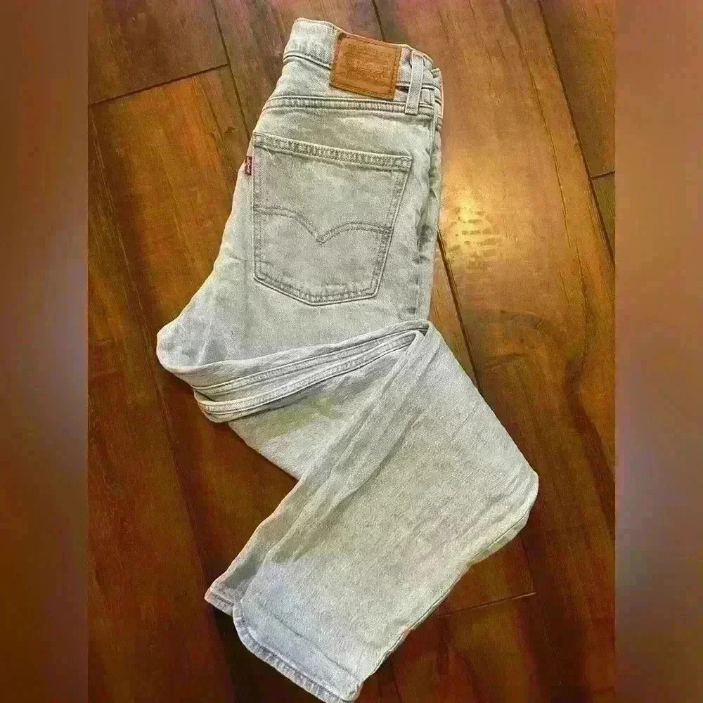 Levi’s high rise slim straight size 29
